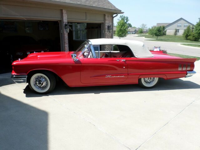 Ford Thunderbird 1960 image number 2