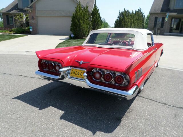 Ford Thunderbird 1960 image number 3