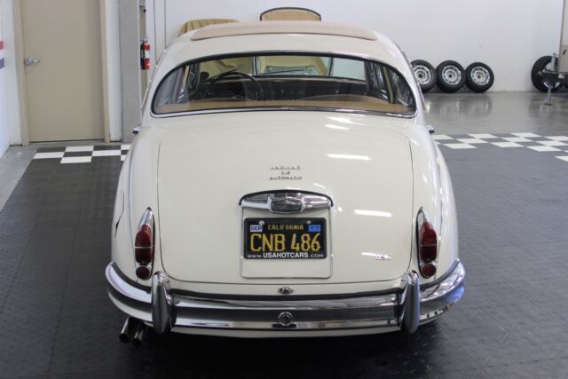 Jaguar Mark II 3.8 1962 image number 32