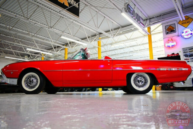 Ford Thunderbird 1962 image number 12