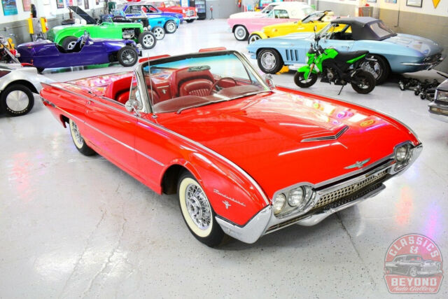 Ford Thunderbird 1962 image number 2