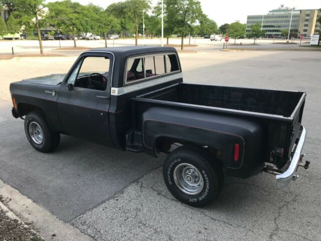 Chevrolet C/K Pickup 1500 1976 image number 2