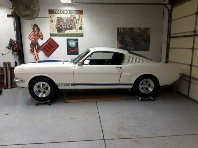 Ford Mustang 1965 image number 2