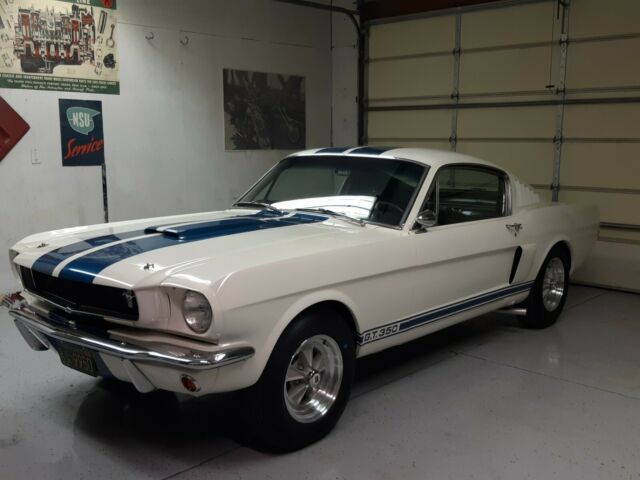 Ford Mustang 1965 image number 23