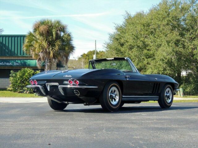 Chevrolet Corvette 1965 image number 17