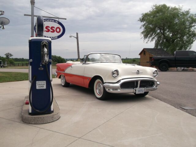 Oldsmobile Eighty-Eight 1956 image number 28