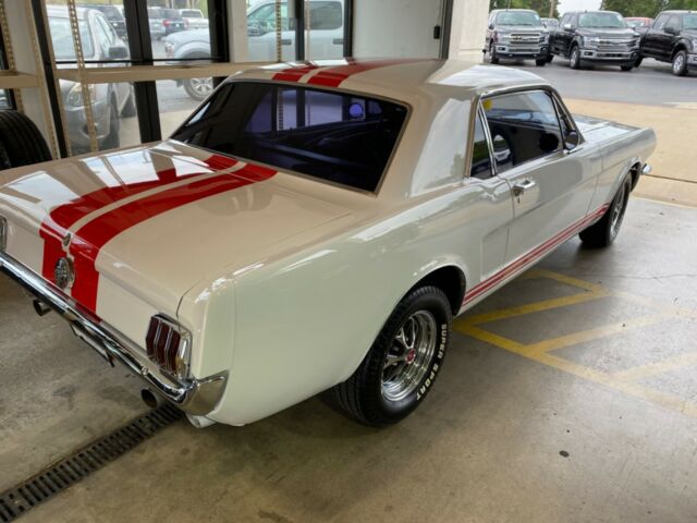 Ford Mustang 1966 image number 11