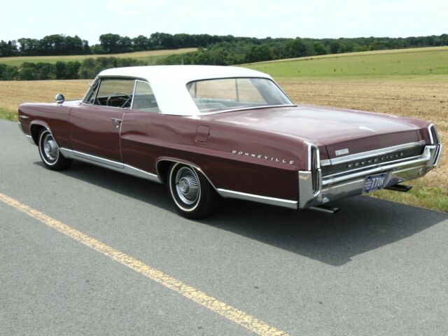 Pontiac Bonneville 1964 image number 1