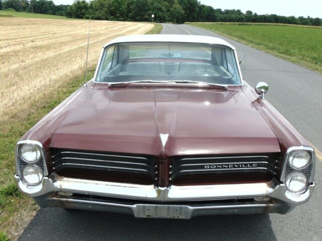 Pontiac Bonneville 1964 image number 19