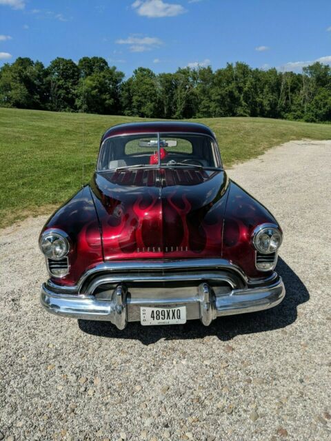 Oldsmobile Eighty-Eight 1949 image number 2