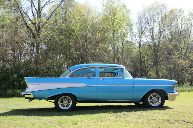 Chevrolet Bel Air/150/210 1957 image number 20