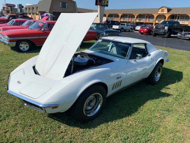 Chevrolet Corvette 1969 image number 1