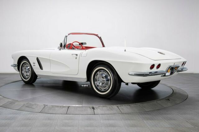 Chevrolet Corvette 1962 image number 11