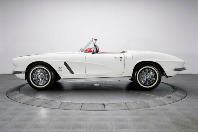 Chevrolet Corvette 1962 image number 15