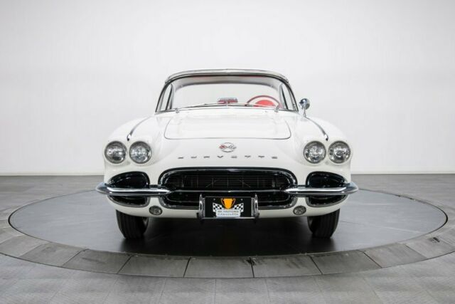 Chevrolet Corvette 1962 image number 19