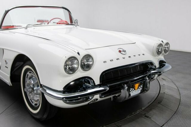 Chevrolet Corvette 1962 image number 21