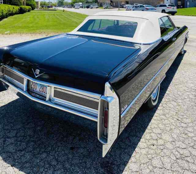 Cadillac coupe deville 1965 image number 18