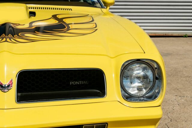 Pontiac Firebird 1976 image number 19