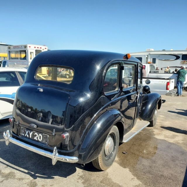 Carbodies Big Ben London Taxi 1956 image number 1