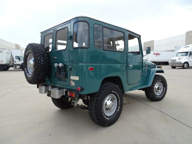 Toyota FJ Cruiser 1978 image number 16