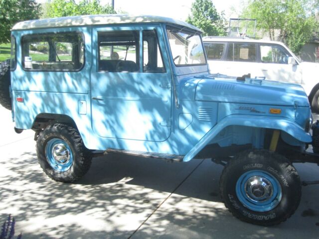 Toyota Land Cruiser 1973 image number 28