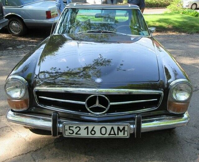 Mercedes-Benz SL-Class 1970 image number 11