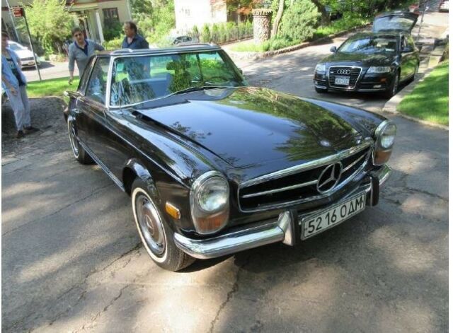 Mercedes-Benz SL-Class 1970 image number 17