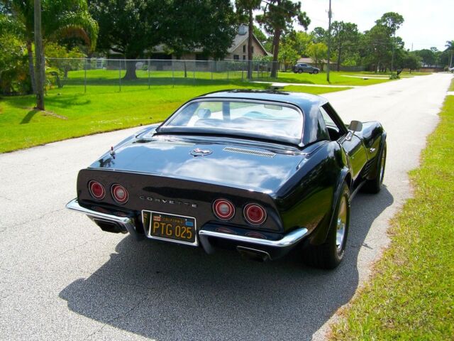 Chevrolet Corvette 1972 image number 32