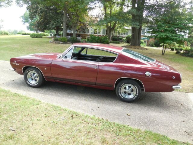 Plymouth Barracuda 1967 image number 9