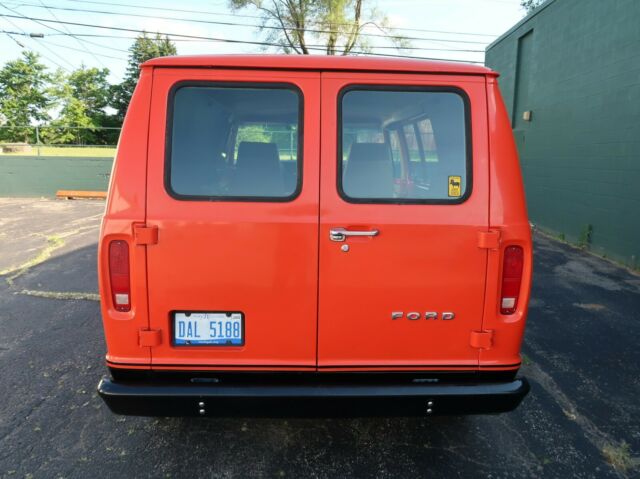 Ford E-Series Van 1979 image number 2