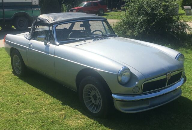 MG MGB 1979 image number 2