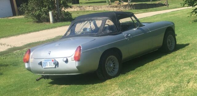 MG MGB 1979 image number 3