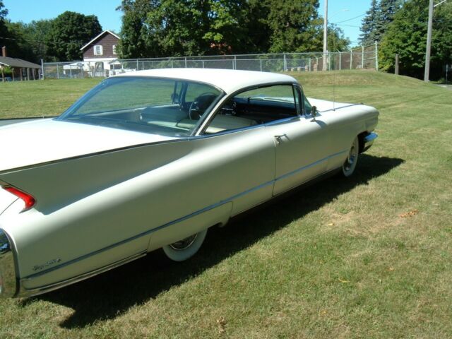 Cadillac DeVille 1960 image number 19