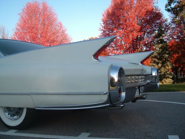 Cadillac DeVille 1960 image number 22