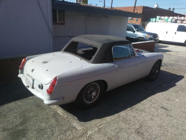 MG MGB 1964 image number 11