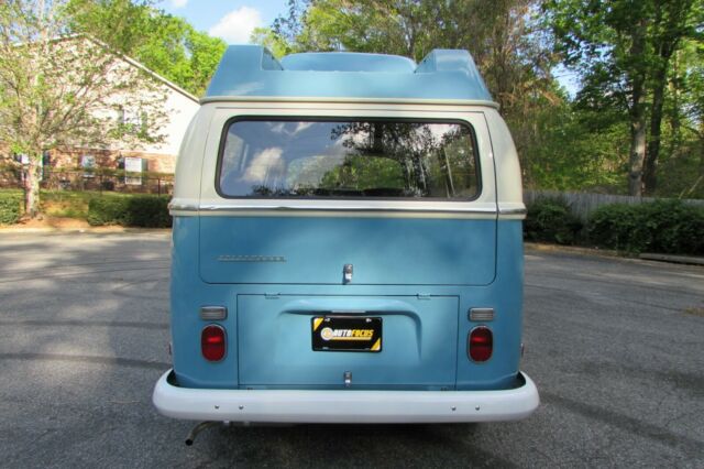 Volkswagen Bus/Vanagon 1971 image number 27