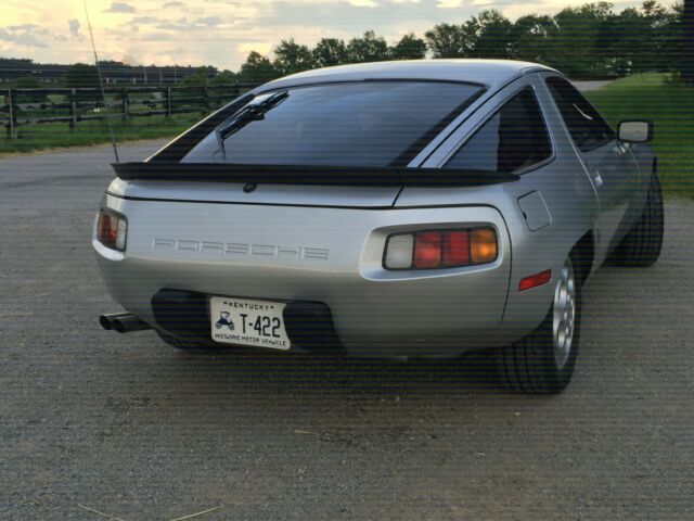 Porsche 928 1979 image number 31