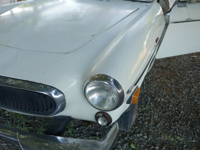 Volvo P1800 1972 image number 27