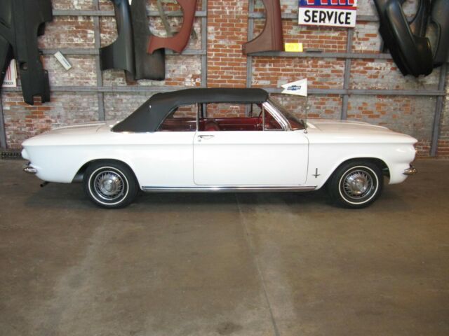 Chevrolet Corvair 1963 image number 1