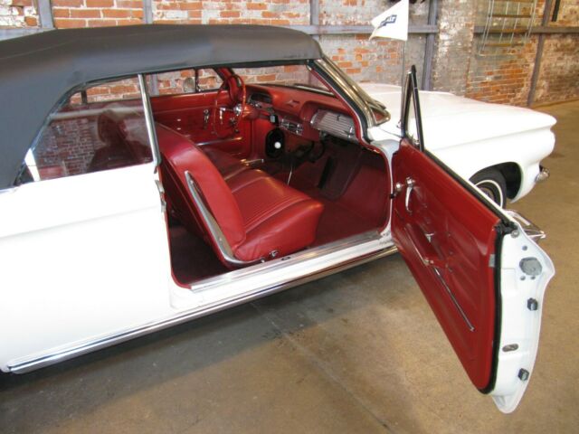 Chevrolet Corvair 1963 image number 2