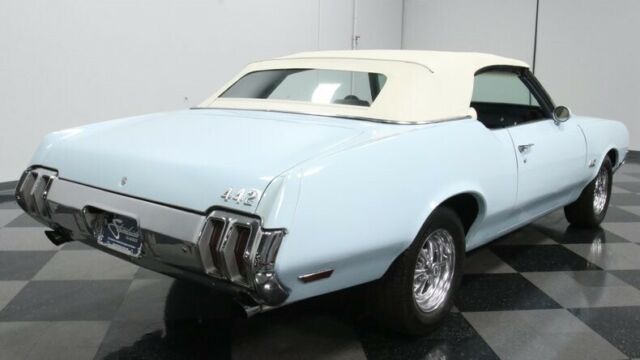 Oldsmobile Cutlass 1970 image number 37