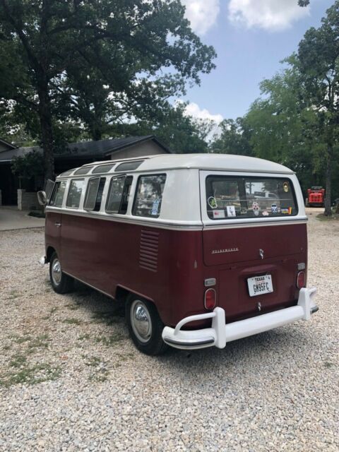 Volkswagen Bus/Vanagon 1967 image number 28