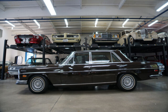 Mercedes-Benz 300SEL 6.3  V8 SEDAN 1971 image number 2