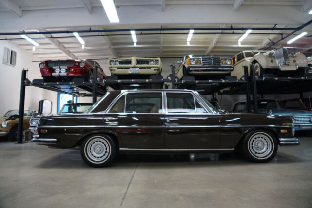 Mercedes-Benz 300SEL 6.3  V8 SEDAN 1971 image number 27