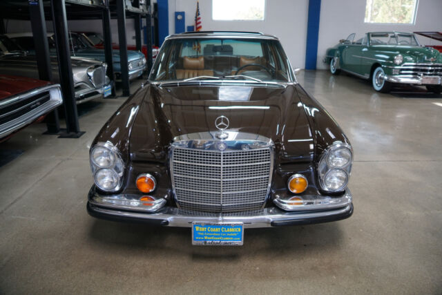 Mercedes-Benz 300SEL 6.3  V8 SEDAN 1971 image number 30