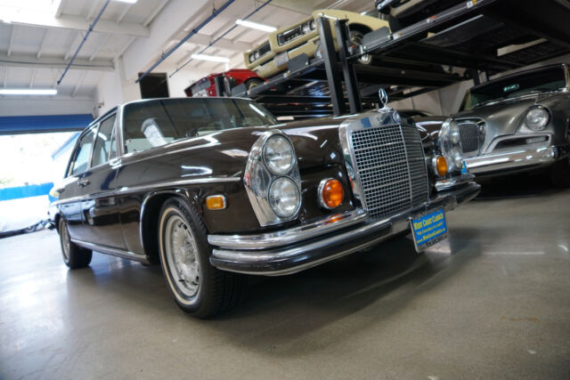 Mercedes-Benz 300SEL 6.3  V8 SEDAN 1971 image number 5