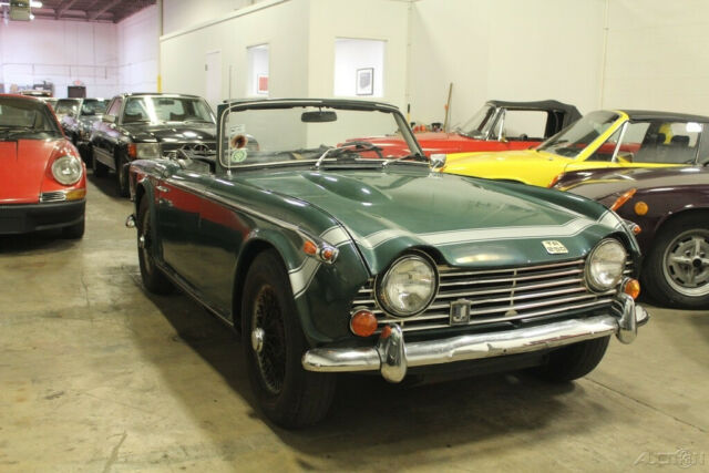 Triumph TR250 1968 image number 2