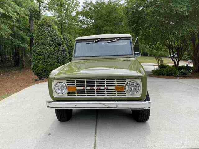 Ford Bronco 1975 image number 1