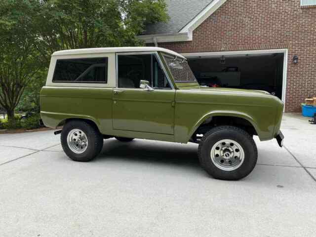 Ford Bronco 1975 image number 13