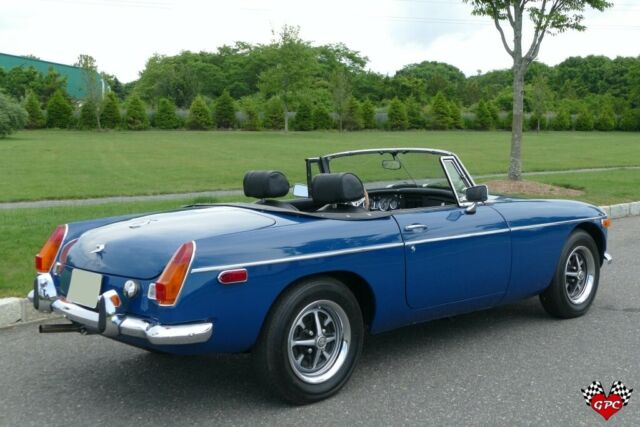 MG MGB 1973 image number 21